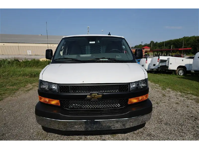 2025 CHEVROLET Express 2500