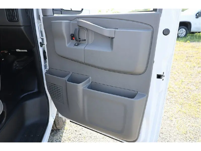 2025 CHEVROLET Express 2500