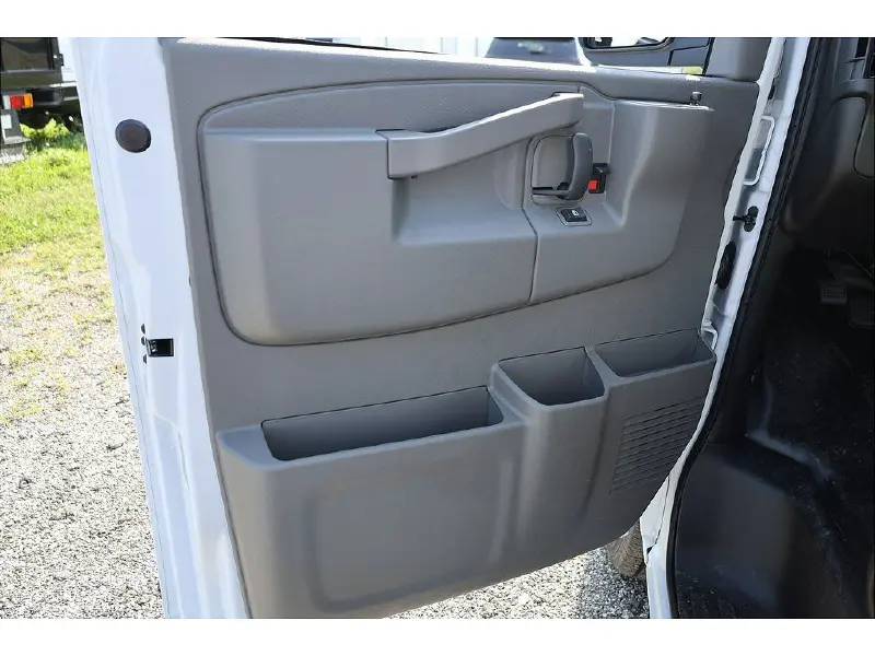 2025 CHEVROLET Express 2500