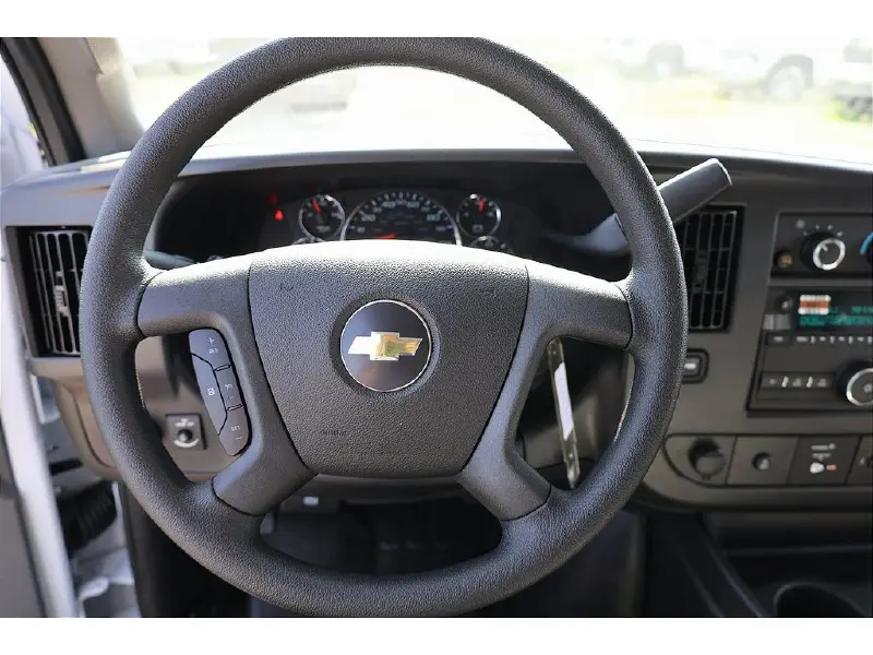 2025 CHEVROLET Express 2500