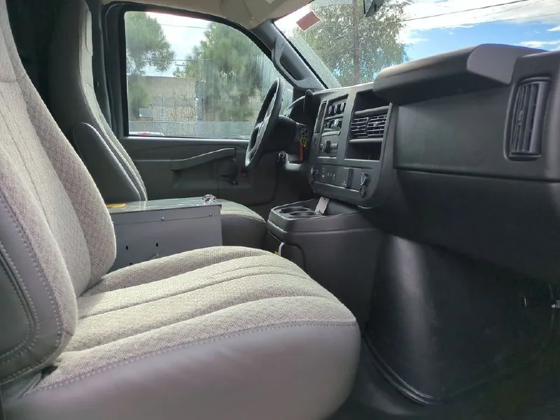 2025 GMC SAVANA 2500