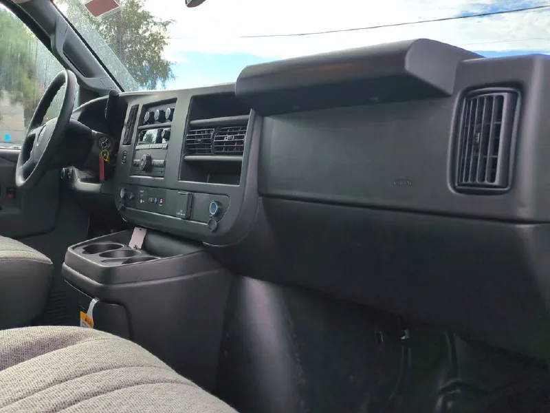 2025 GMC SAVANA 2500