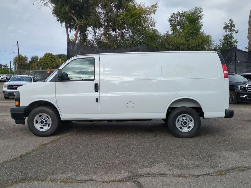 2025 GMC SAVANA 2500
