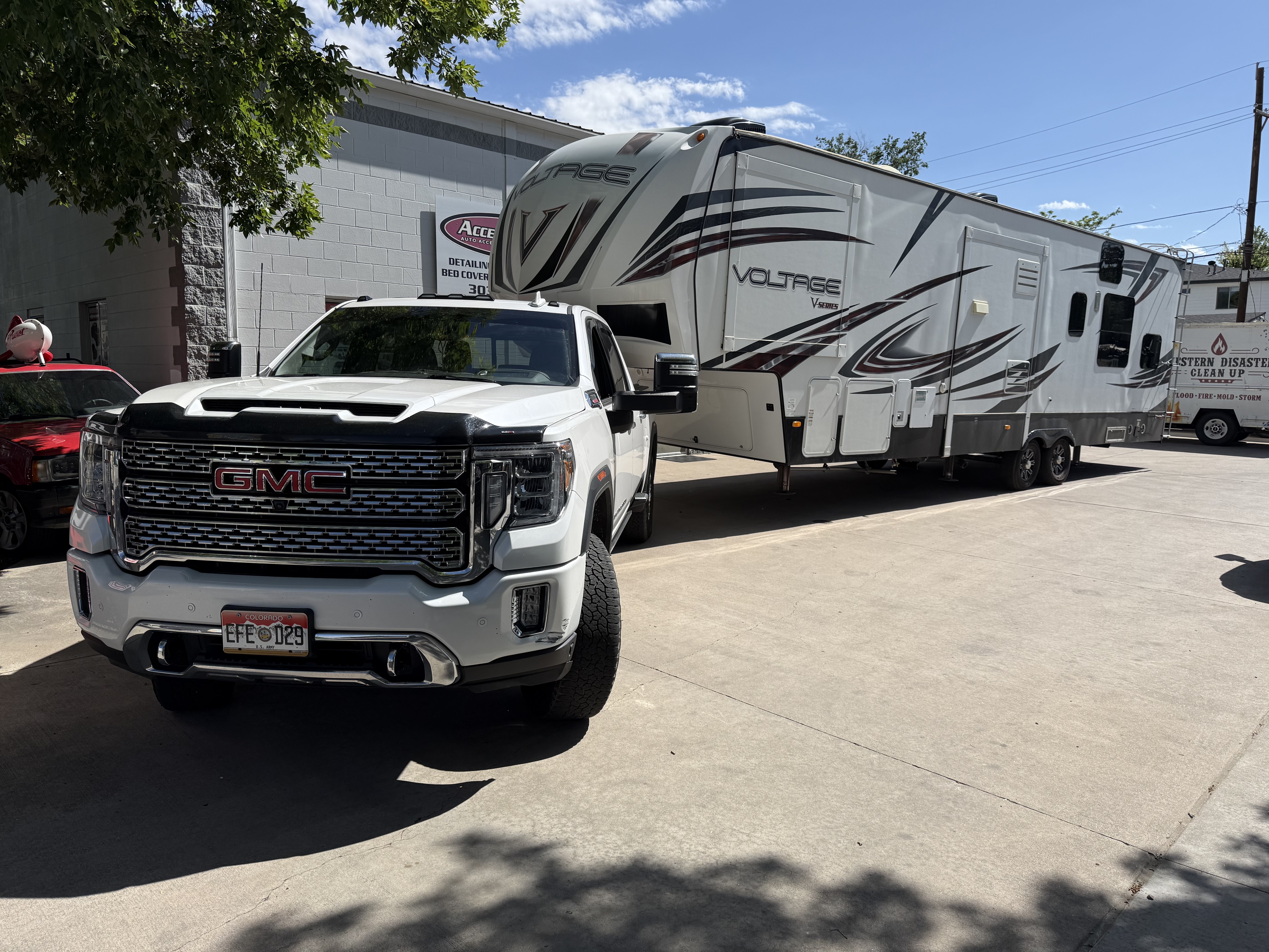 2014 Dutchmen VOLTAGE EPIC 3605 in englewood CO