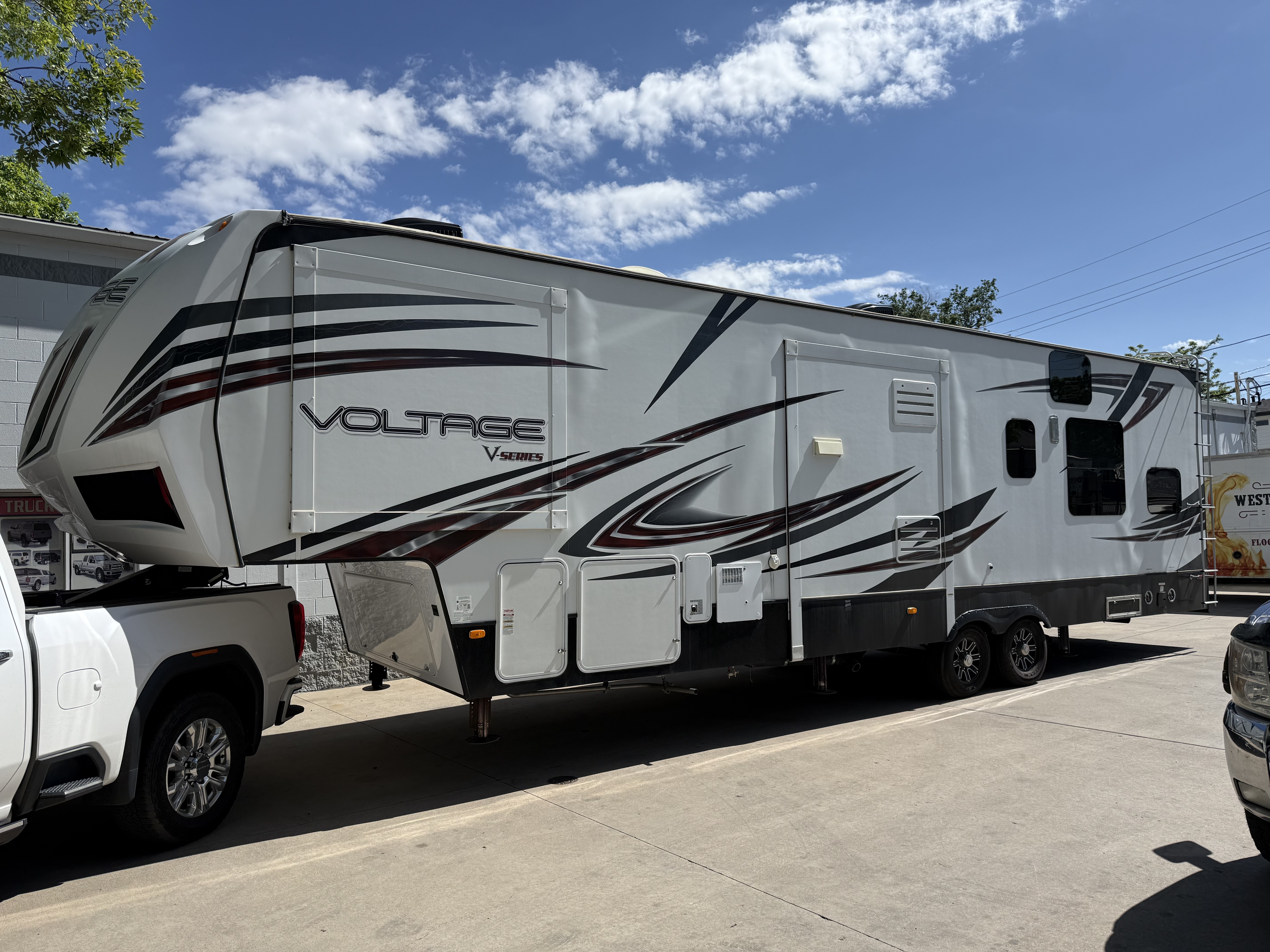 2014 Dutchmen VOLTAGE EPIC 3605 RV