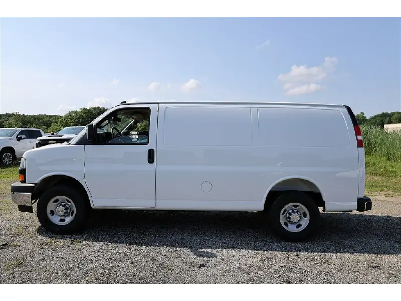 2025 CHEVROLET Express 3500
