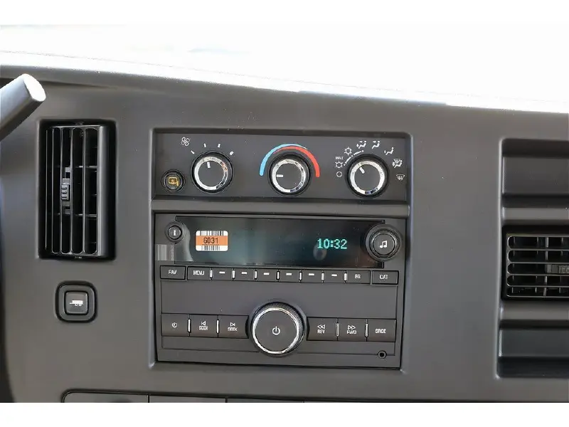 2025 CHEVROLET Express 3500