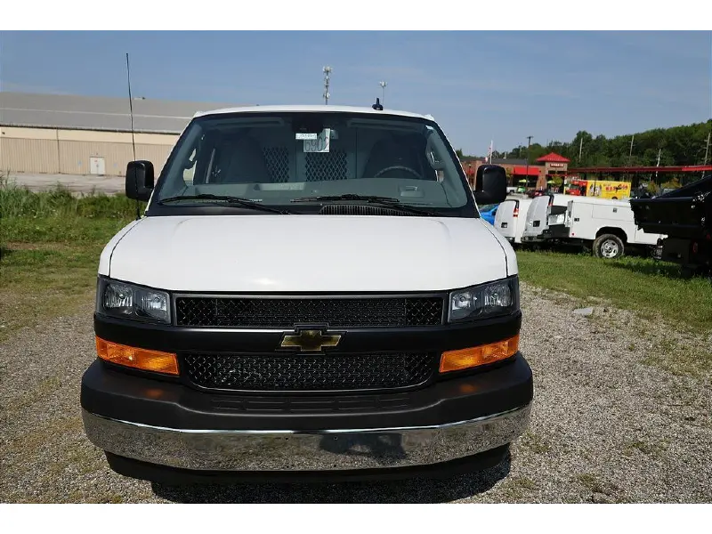 2025 CHEVROLET Express 3500