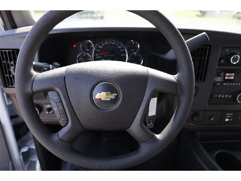 2025 CHEVROLET Express 3500