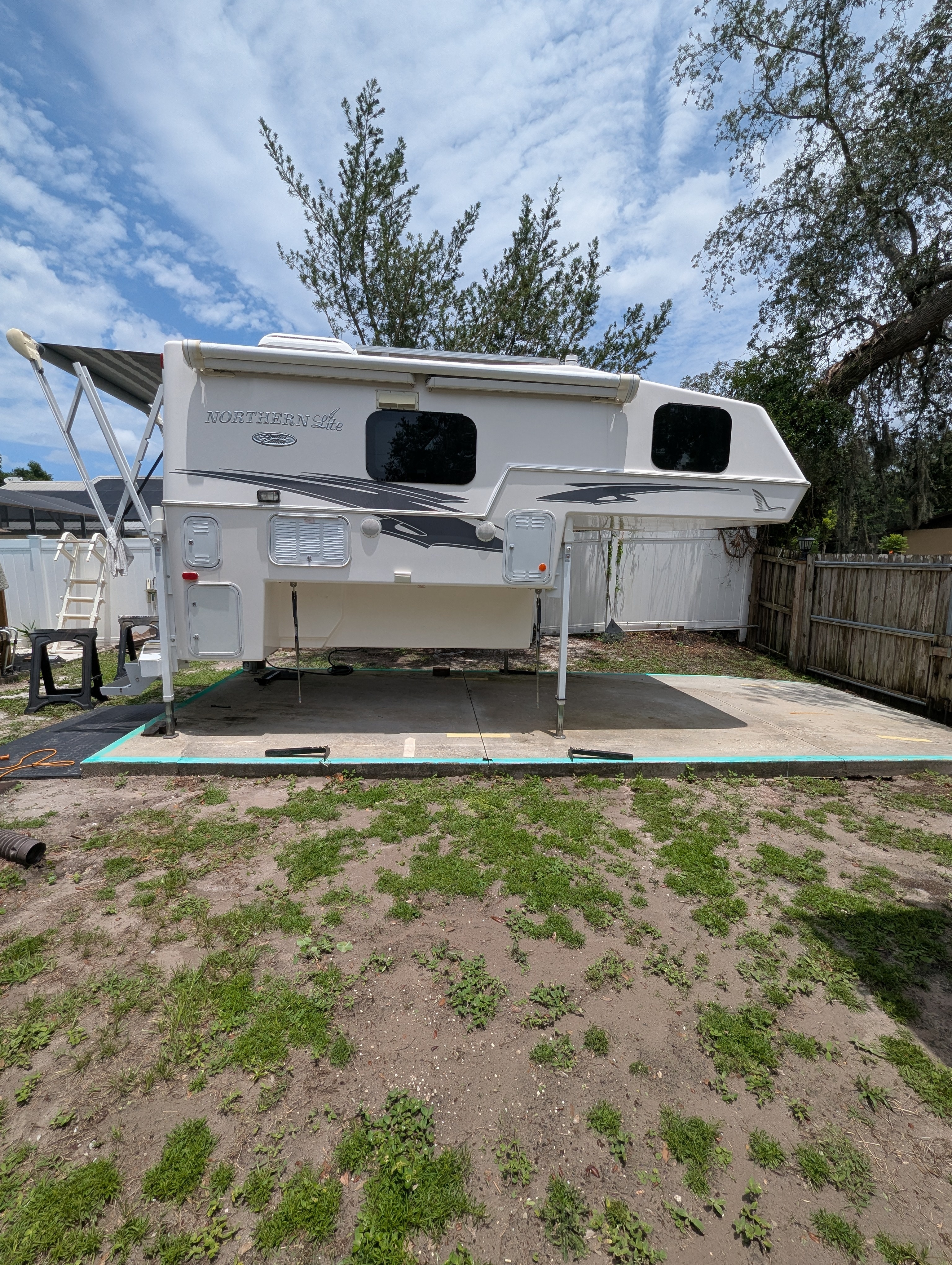 2021 Northern Lite 8-11 Exlewb RV