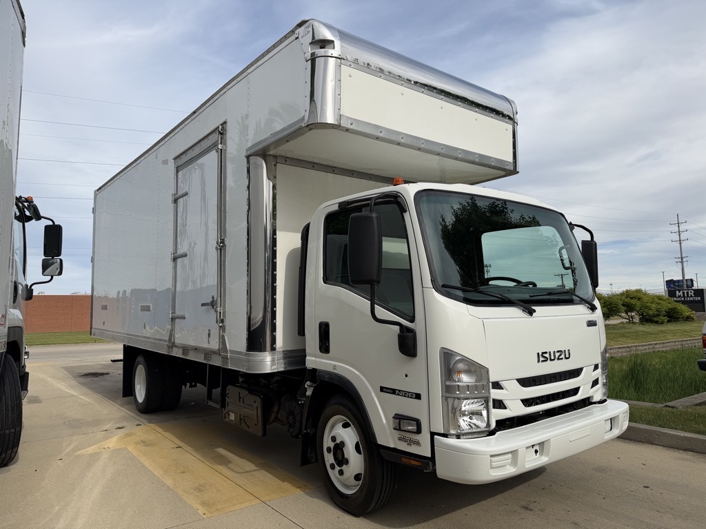 2020 ISUZU NRR in Bensenville, IL