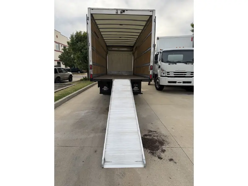 2020 ISUZU NRR