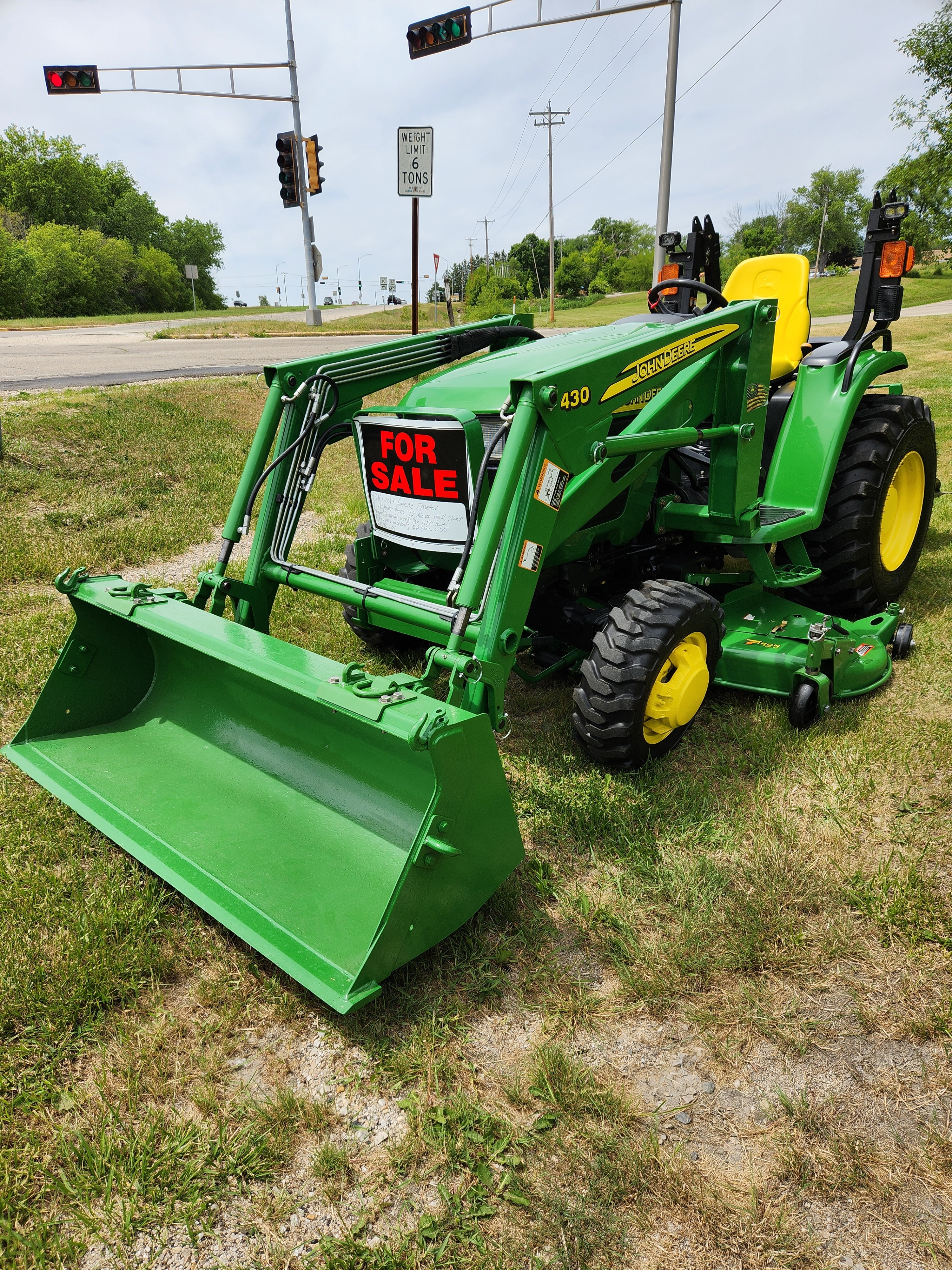 2006 JOHN DEERE 4310 in Sussex, WI