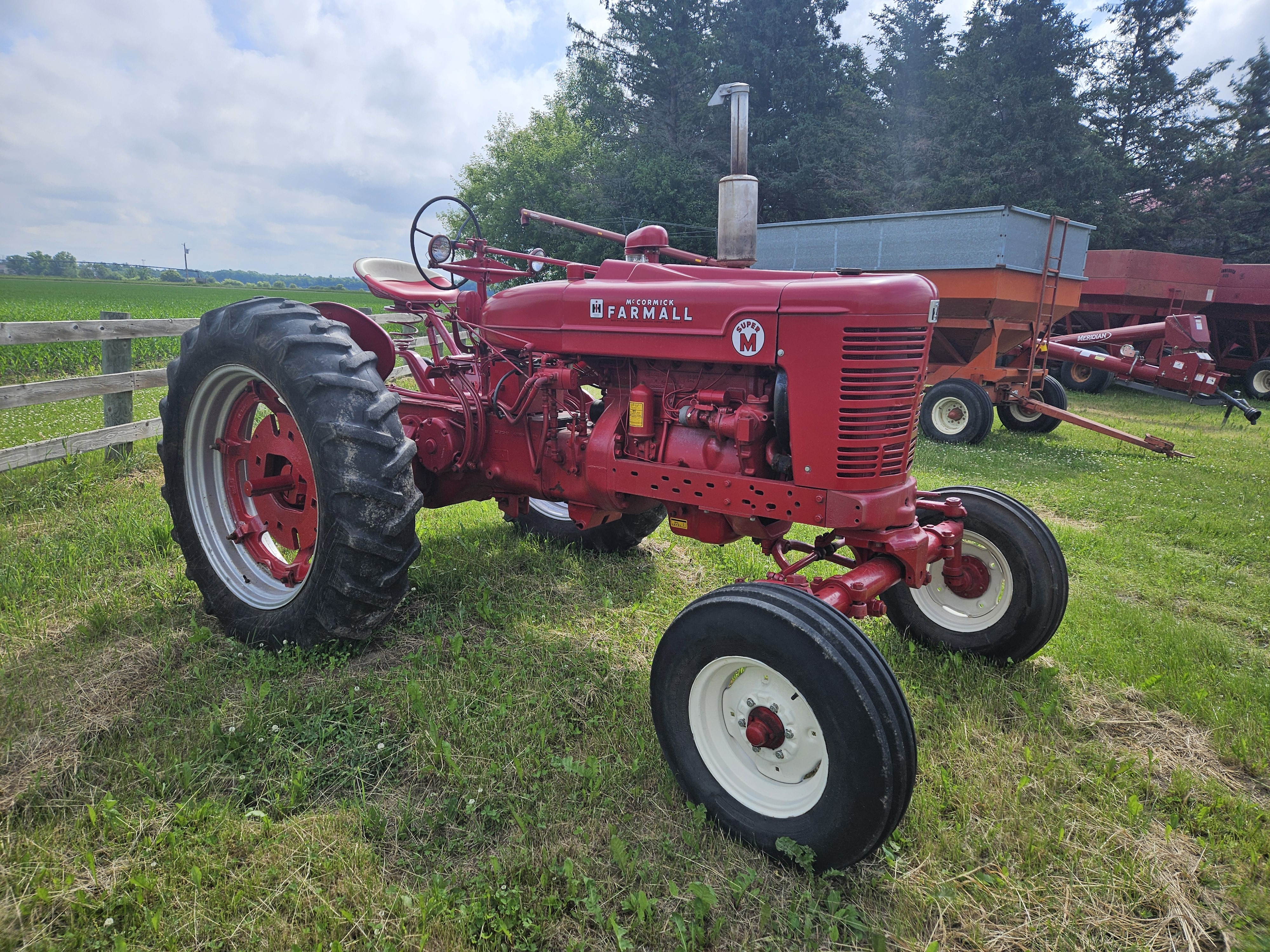 1953 FARMALL Super M in Rice Lake, WI