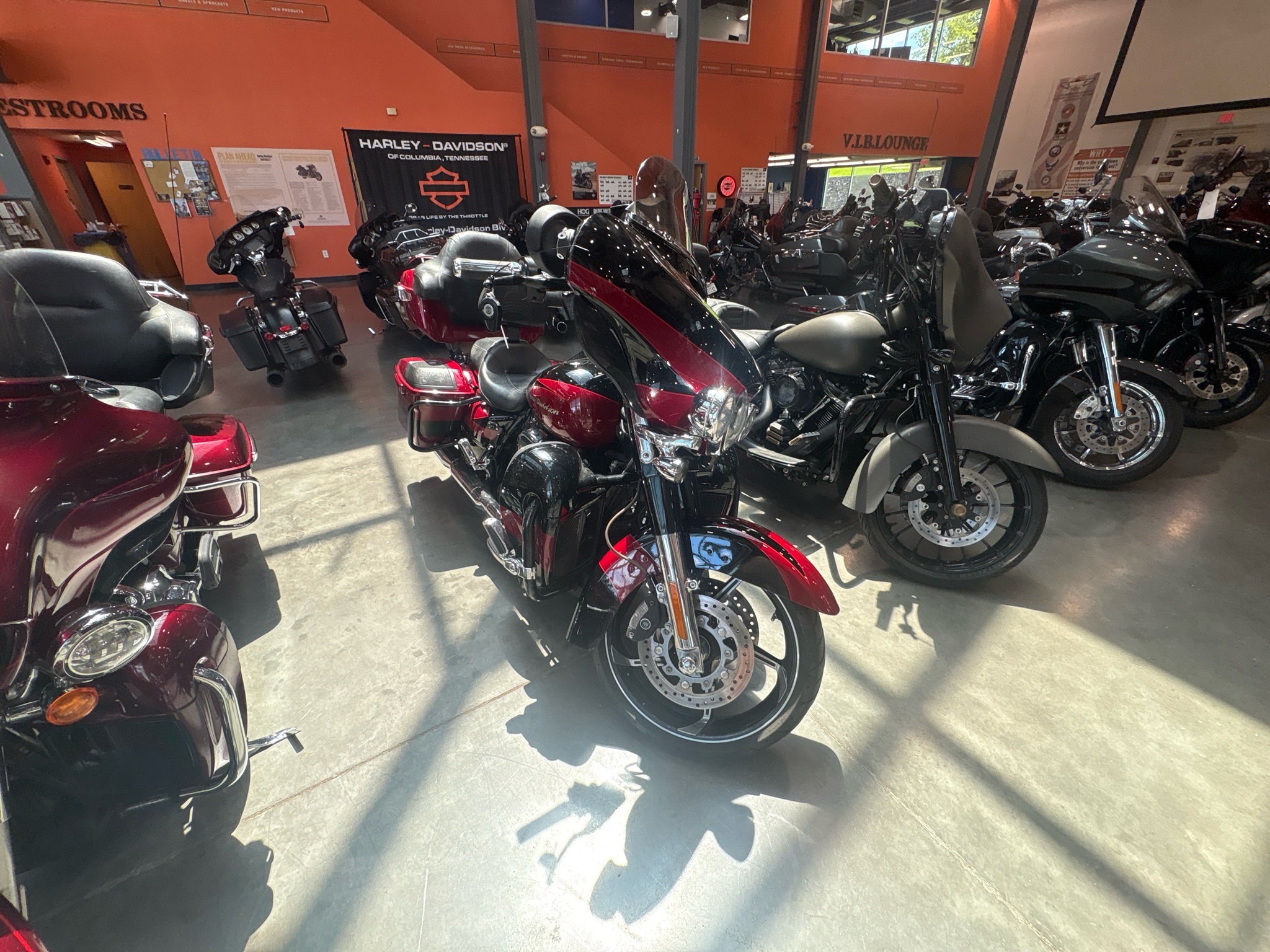 2017 Harley-Davidson FLHXSE CVO STREET GLIDE CVO in Columbia, TN