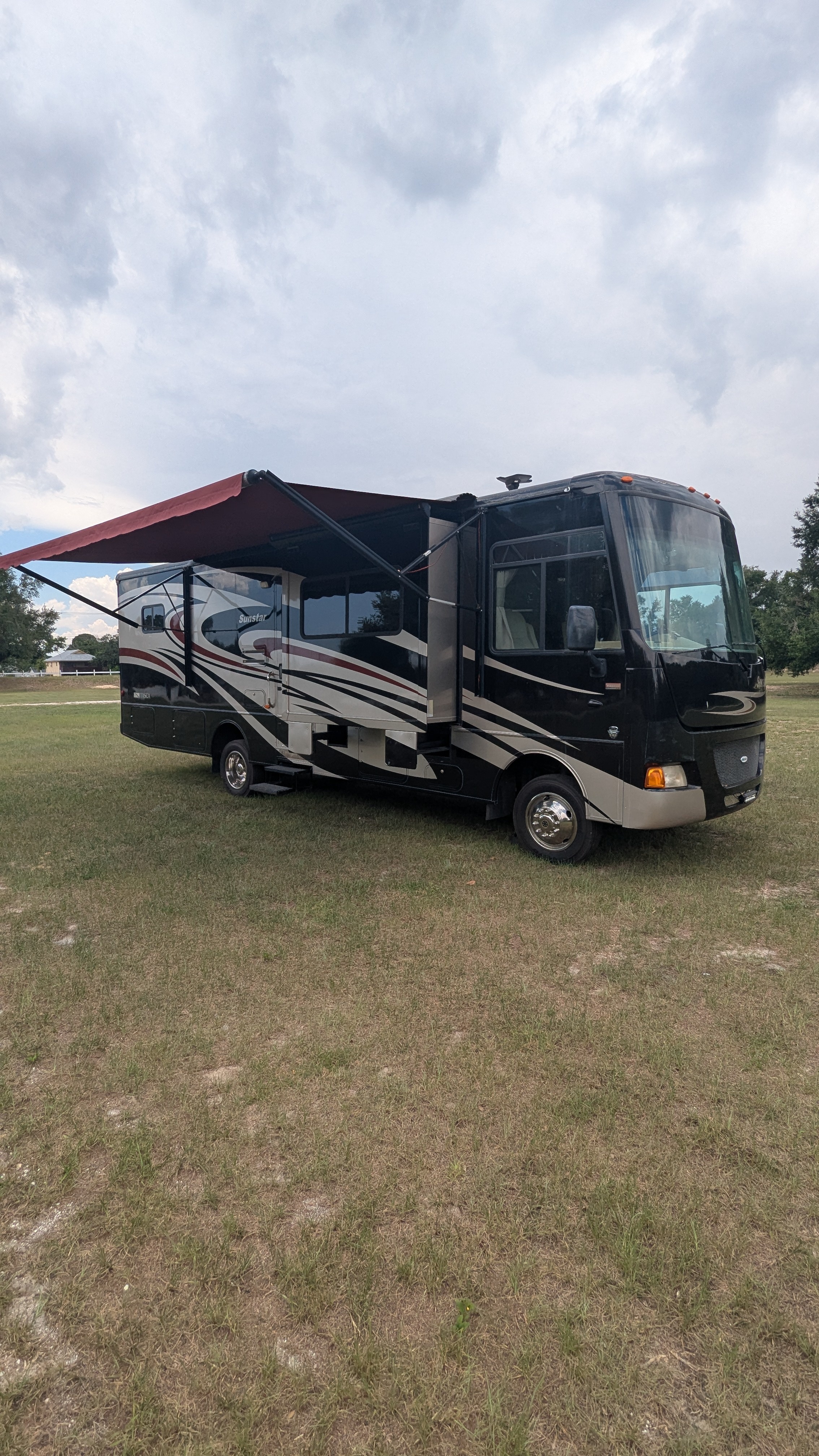 2012 Itasca SUNSTAR 30T RV