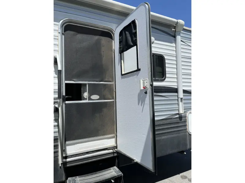 2017 CROSSROADS ZINGER 25BH
