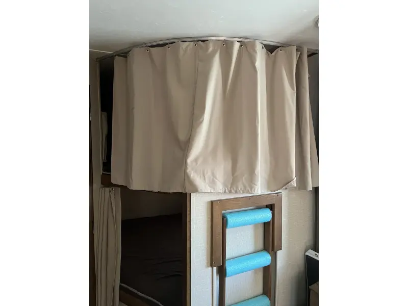 2017 CROSSROADS ZINGER 25BH