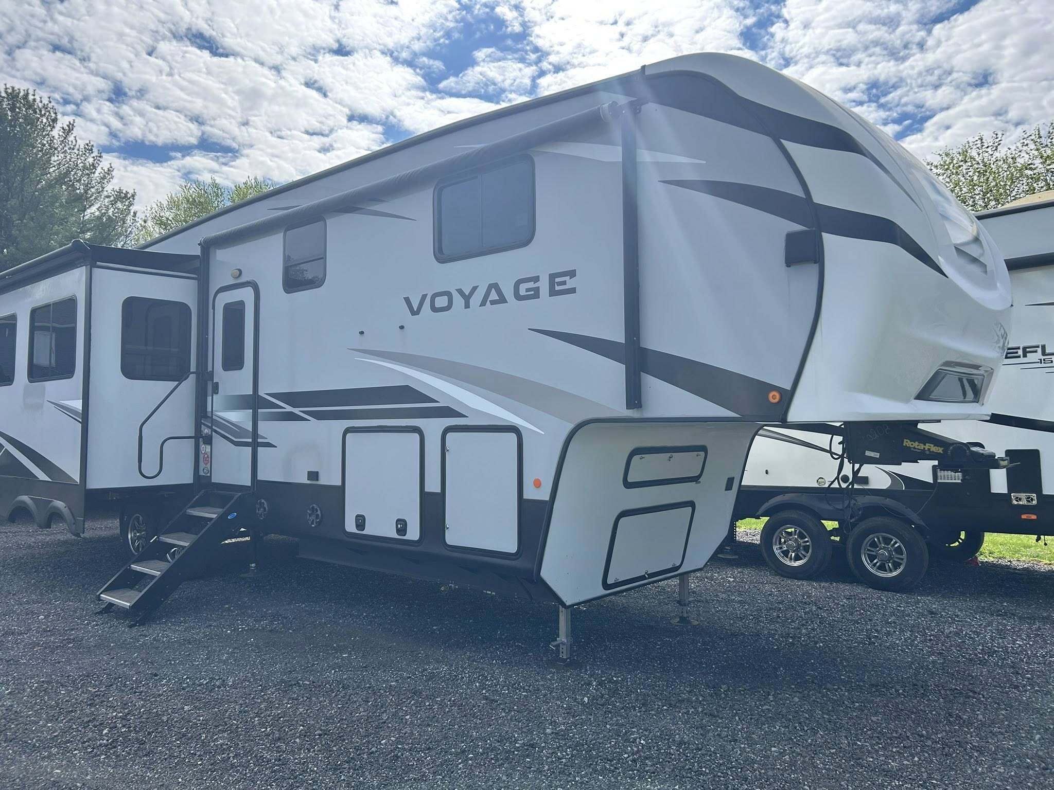 2021 Winnebago VOYAGE 3134RL in honey brook PA