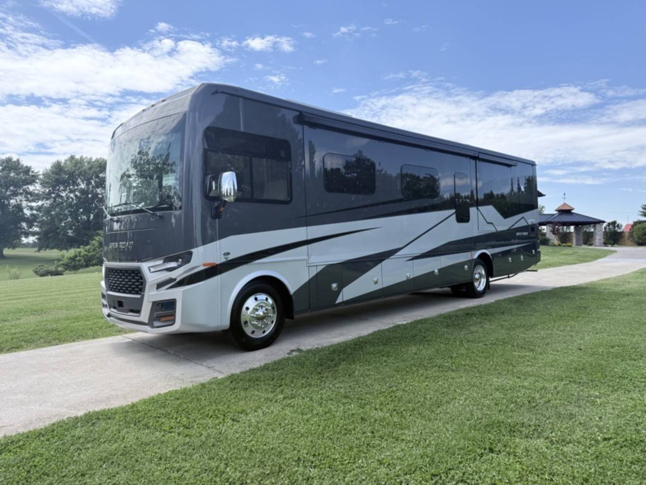 A photo of this 2026 Tiffin Motorhomes ALLEGRO OPEN ROAD 36LA