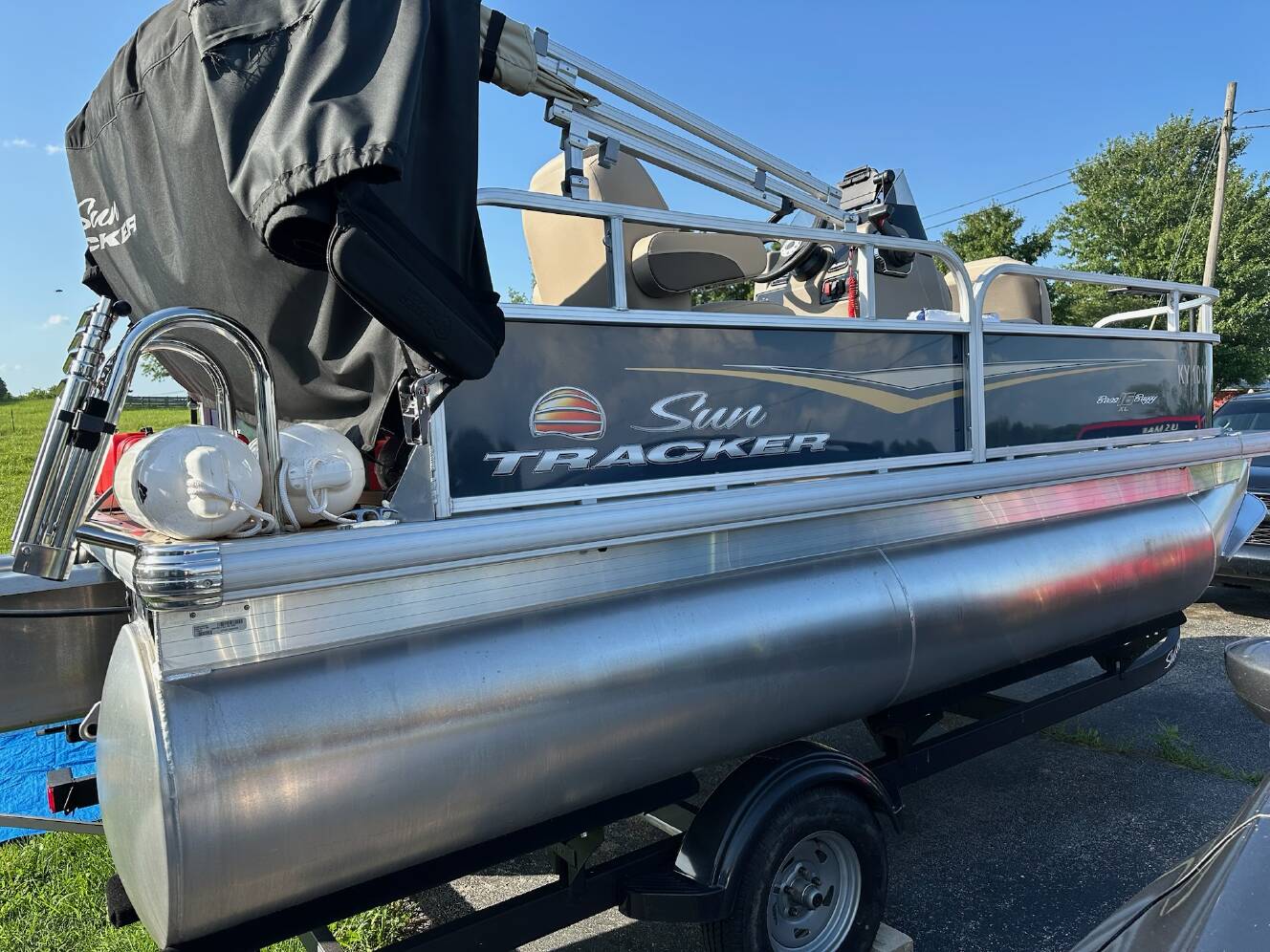 A photo of this 2025 Sun Tracker Bass Buggy 16 Xl Select