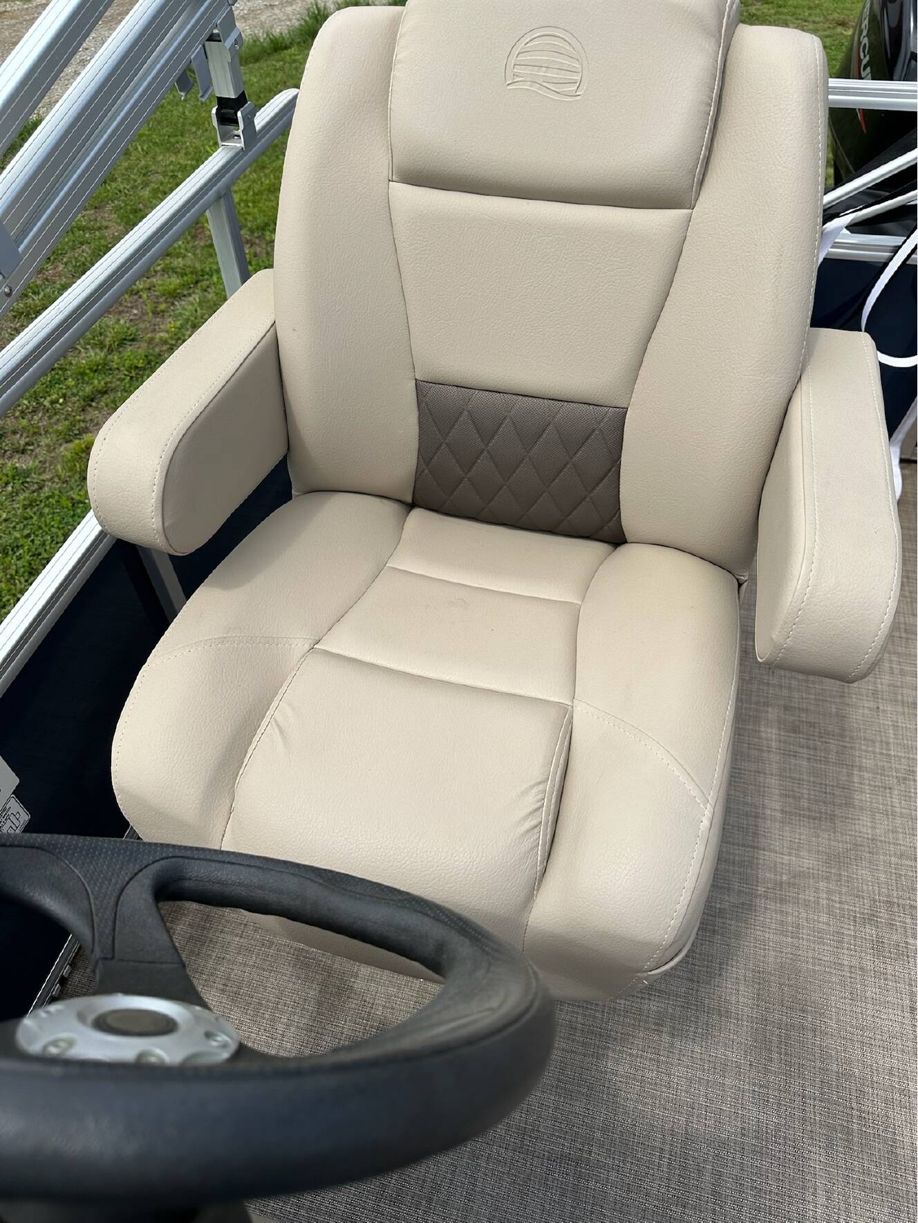 A photo of this 2025 Sun Tracker Bass Buggy 16 Xl Select