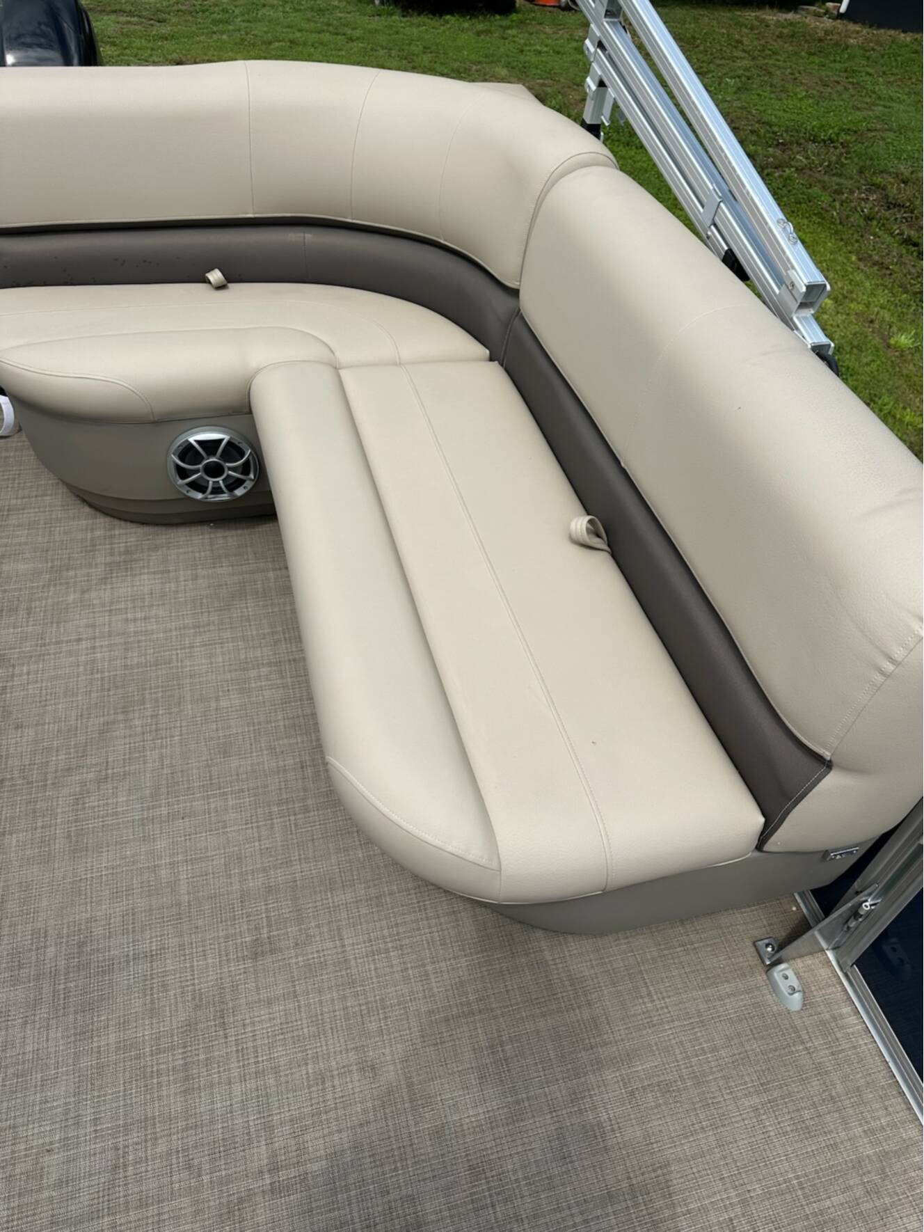 A photo of this 2025 Sun Tracker Bass Buggy 16 Xl Select