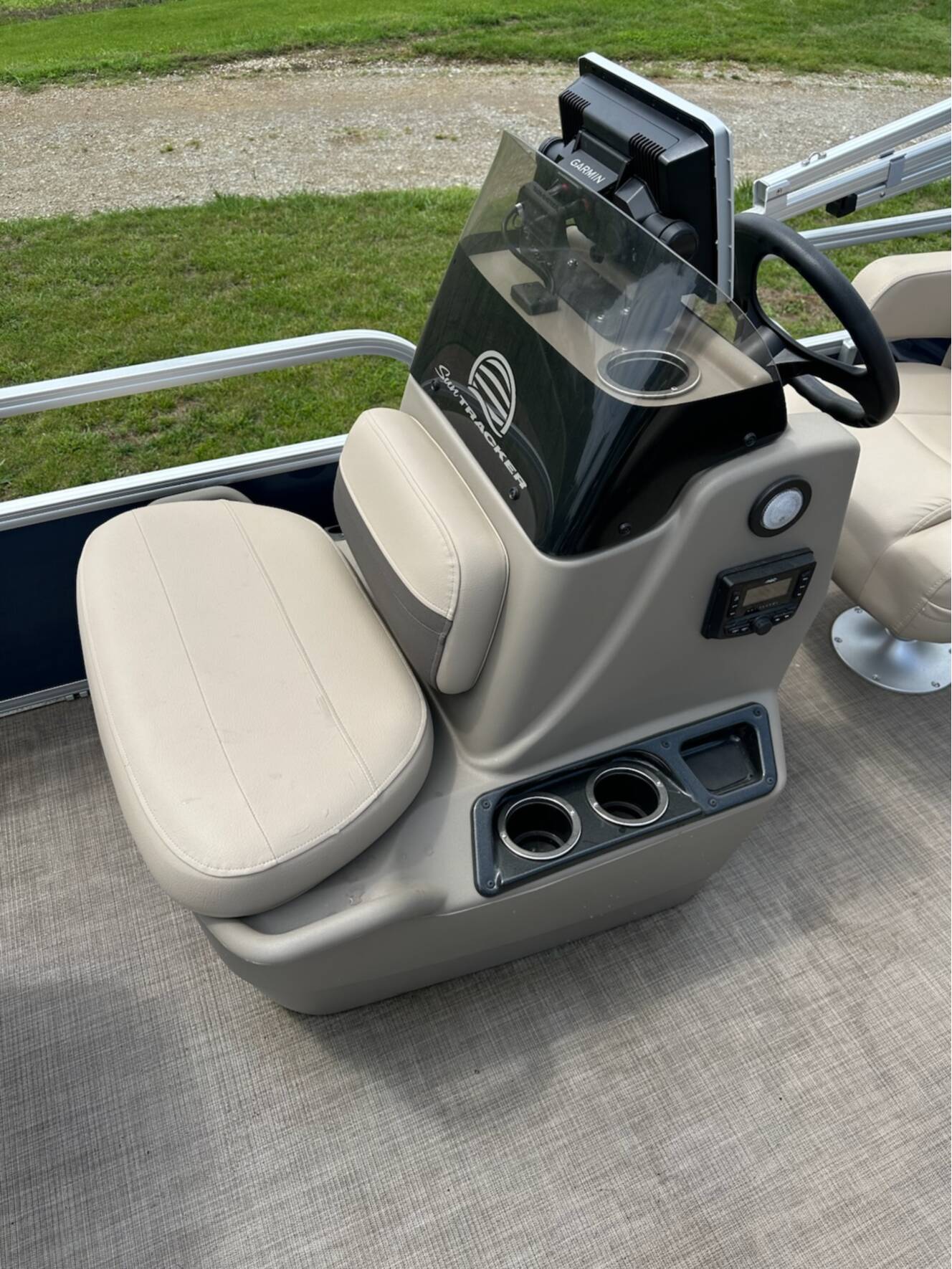A photo of this 2025 Sun Tracker Bass Buggy 16 Xl Select