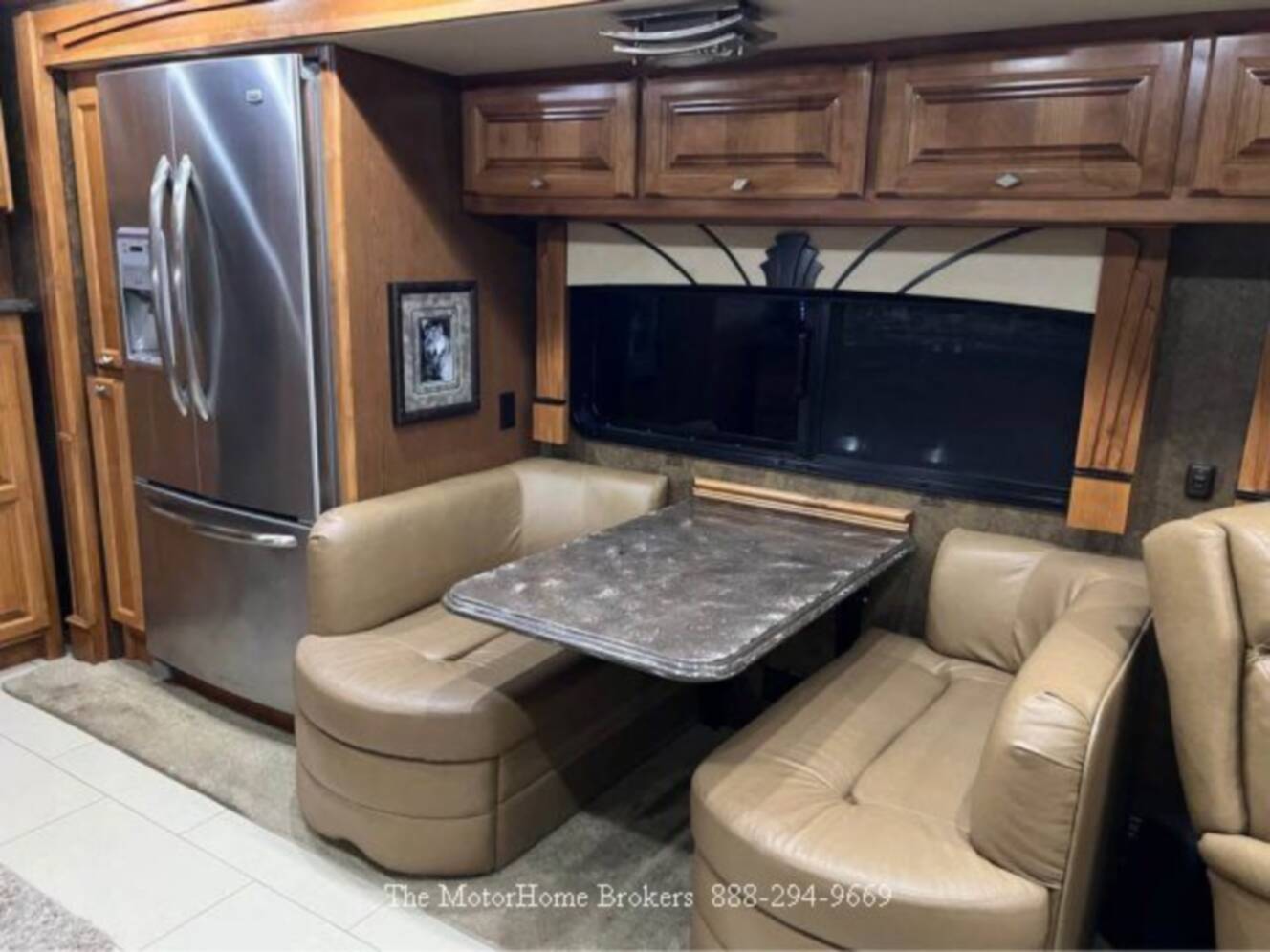 A photo of this 2015 Tiffin Motorhomes PHAETON 40 QBH