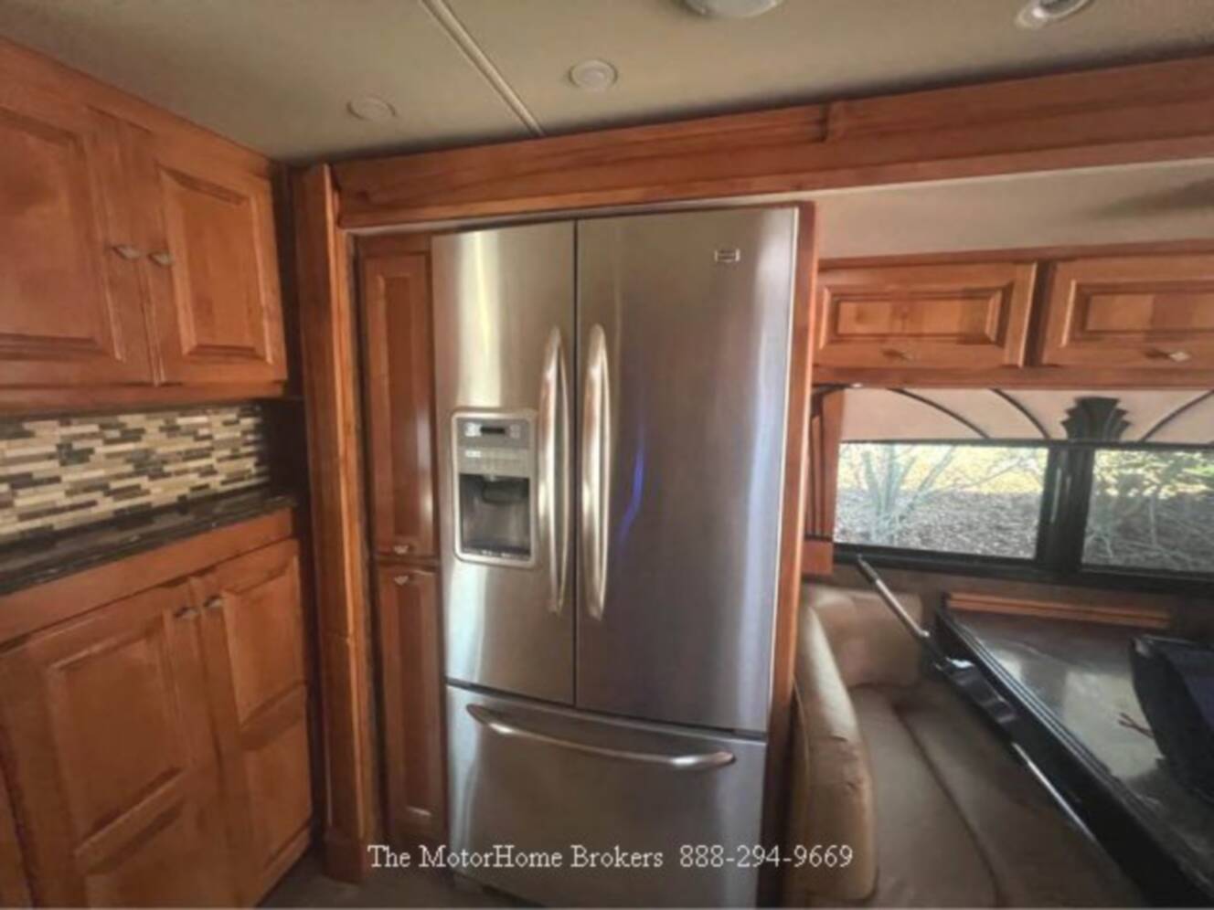 A photo of this 2015 Tiffin Motorhomes PHAETON 40 QBH