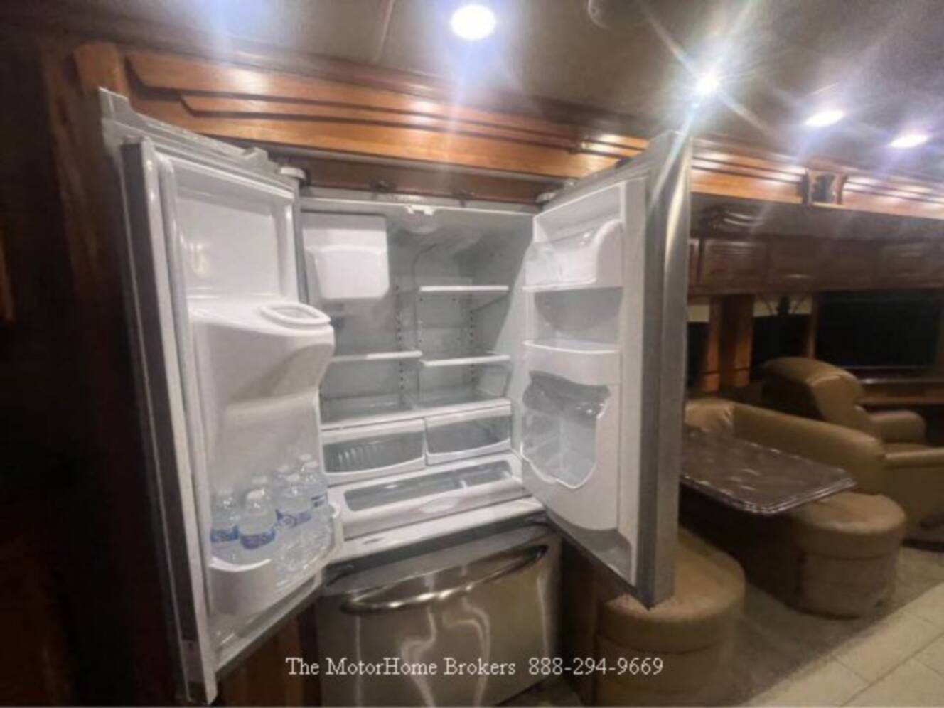 A photo of this 2015 Tiffin Motorhomes PHAETON 40 QBH