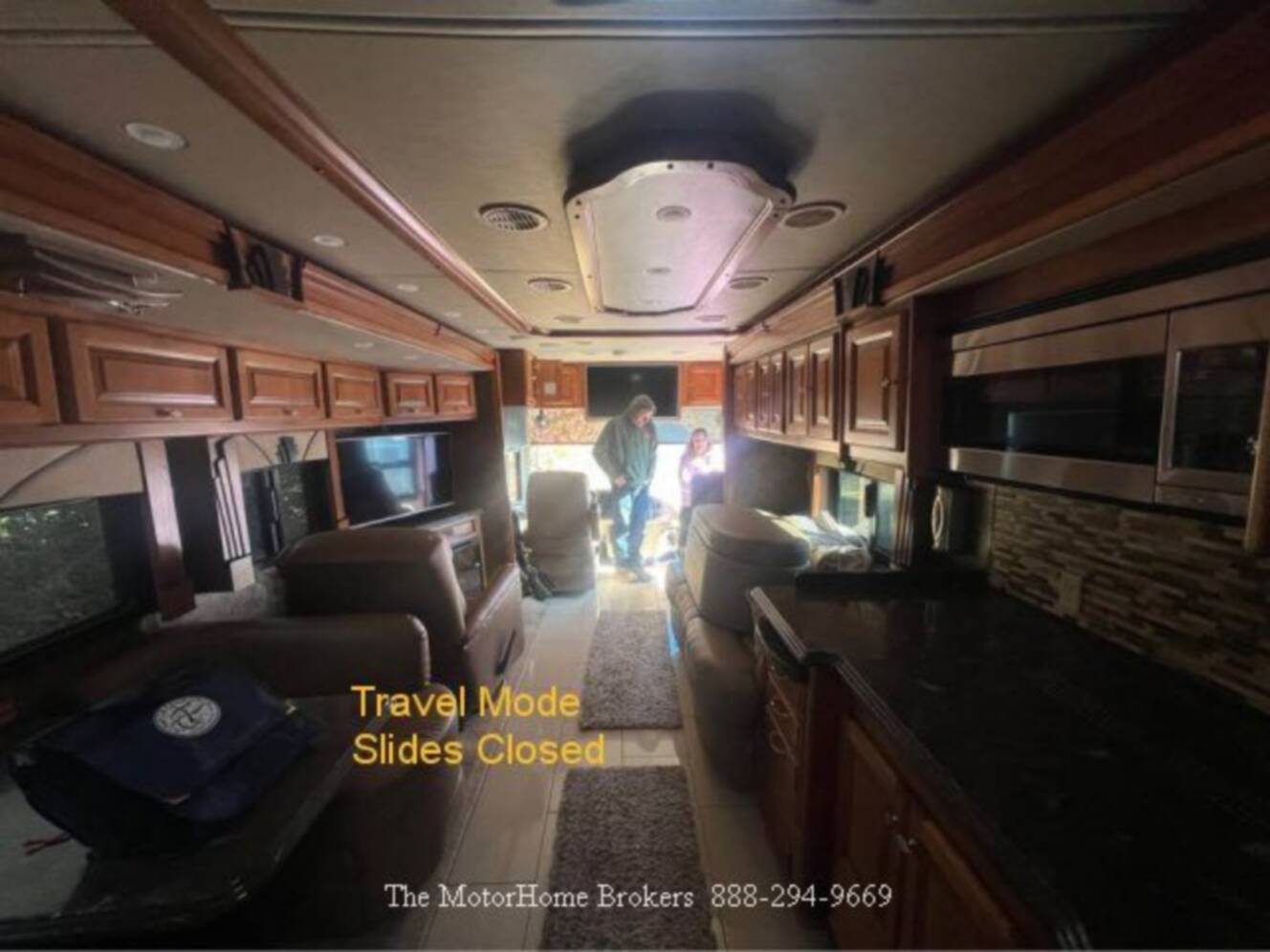A photo of this 2015 Tiffin Motorhomes PHAETON 40 QBH