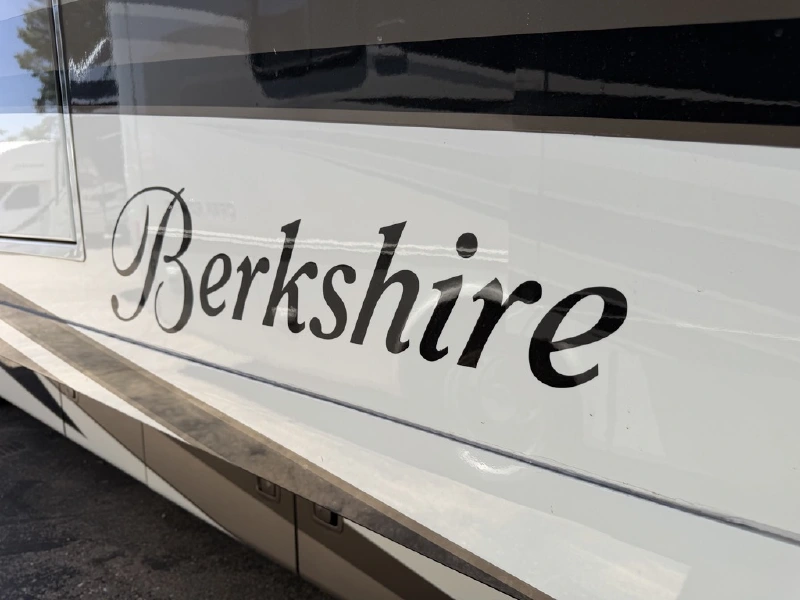 2017 FOREST RIVER BERKSHIRE 38A