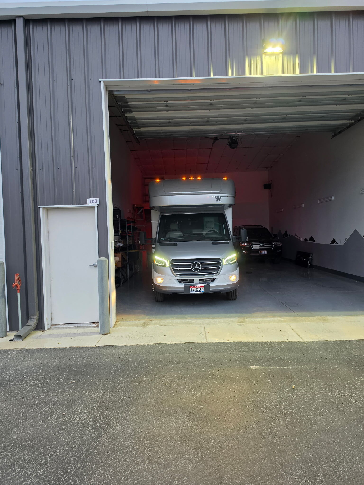 2023 Winnebago NAVION 24D RV