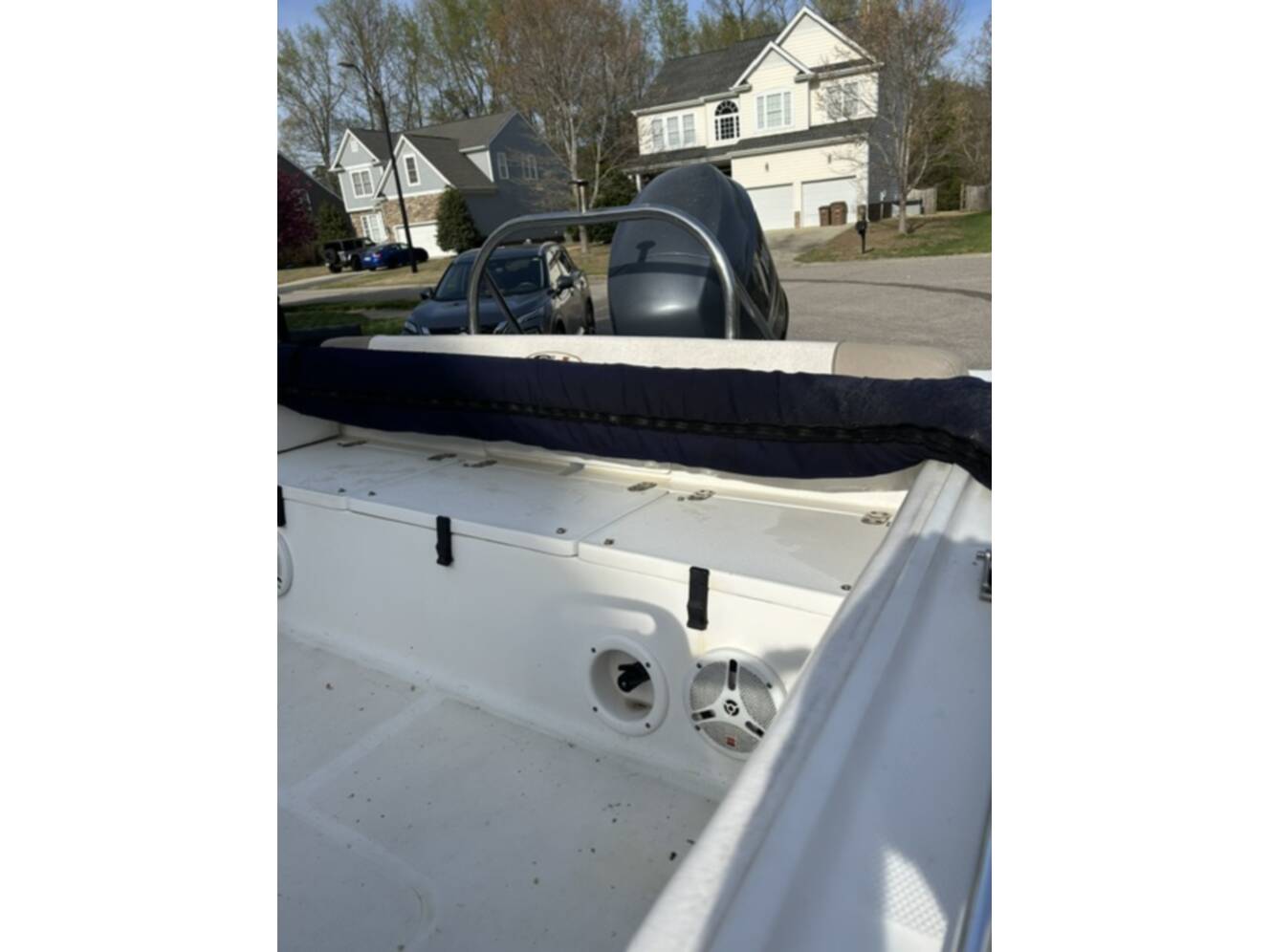 A photo of this 2009 Sea Hunt 186 Escape Le