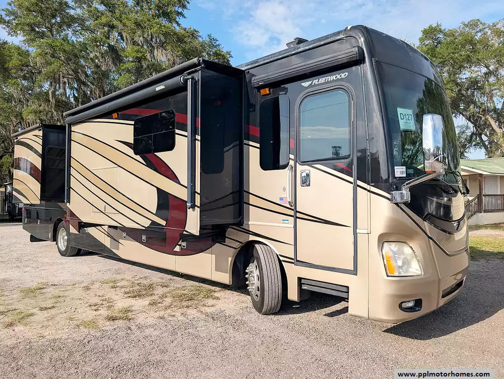 2015 Fleetwood Discovery 40E in summerfield FL