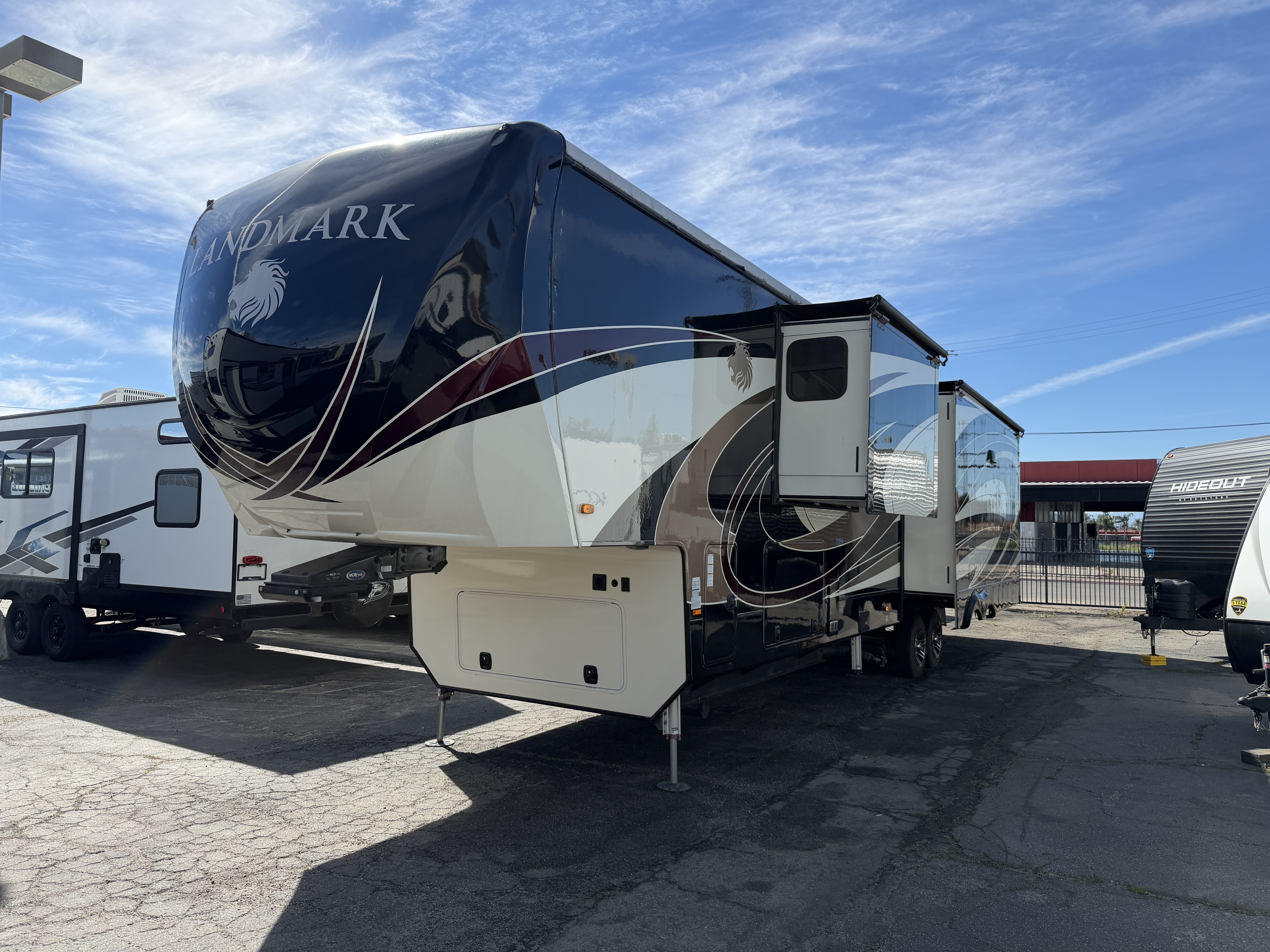 2018 Heartland LANDMARK 365 in hemet CA