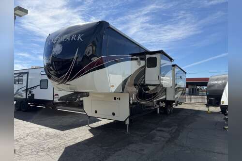 2018 Heartland LANDMARK 365 in hemet CA