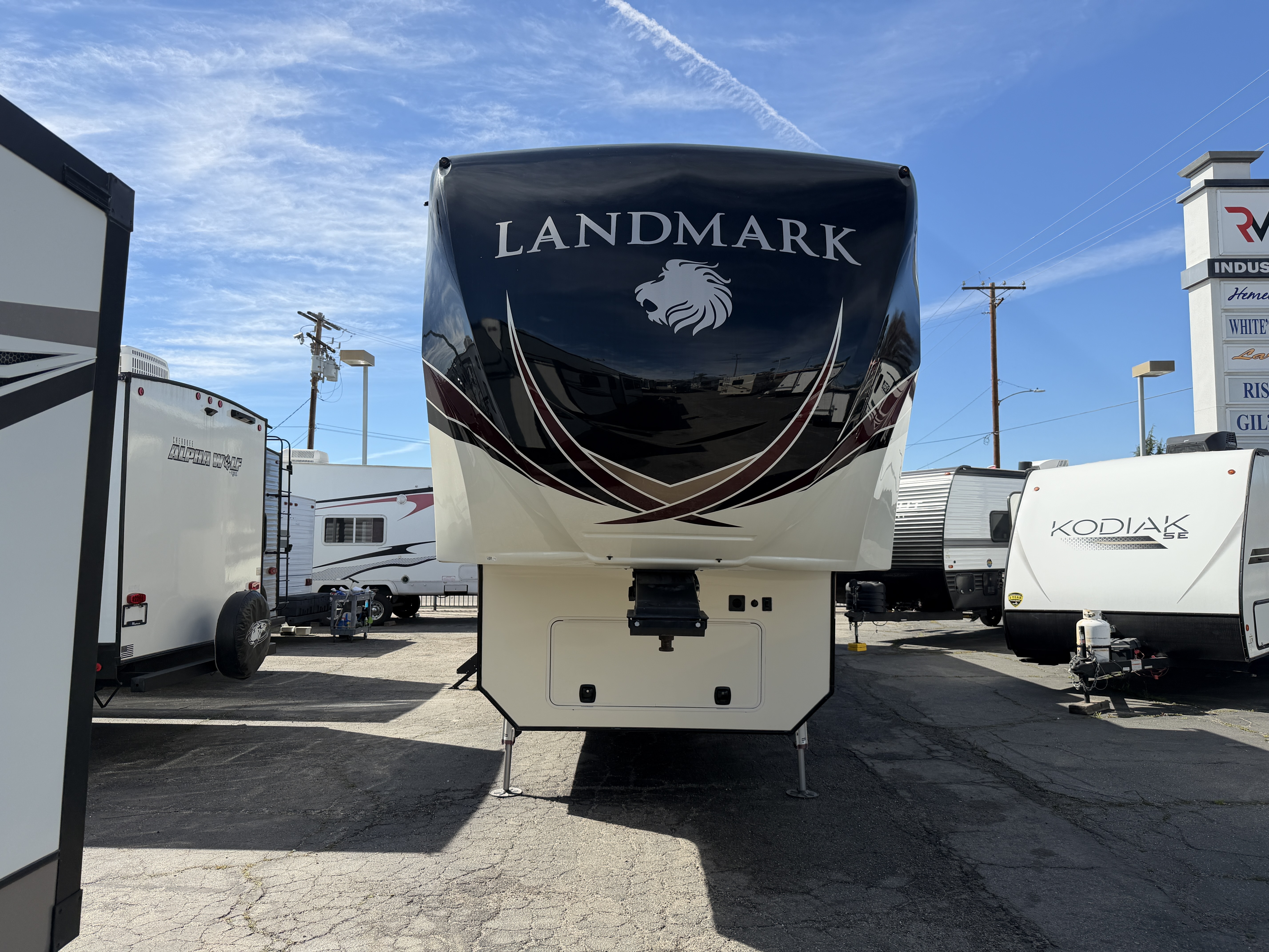 2018 Heartland LANDMARK 365 in hemet CA