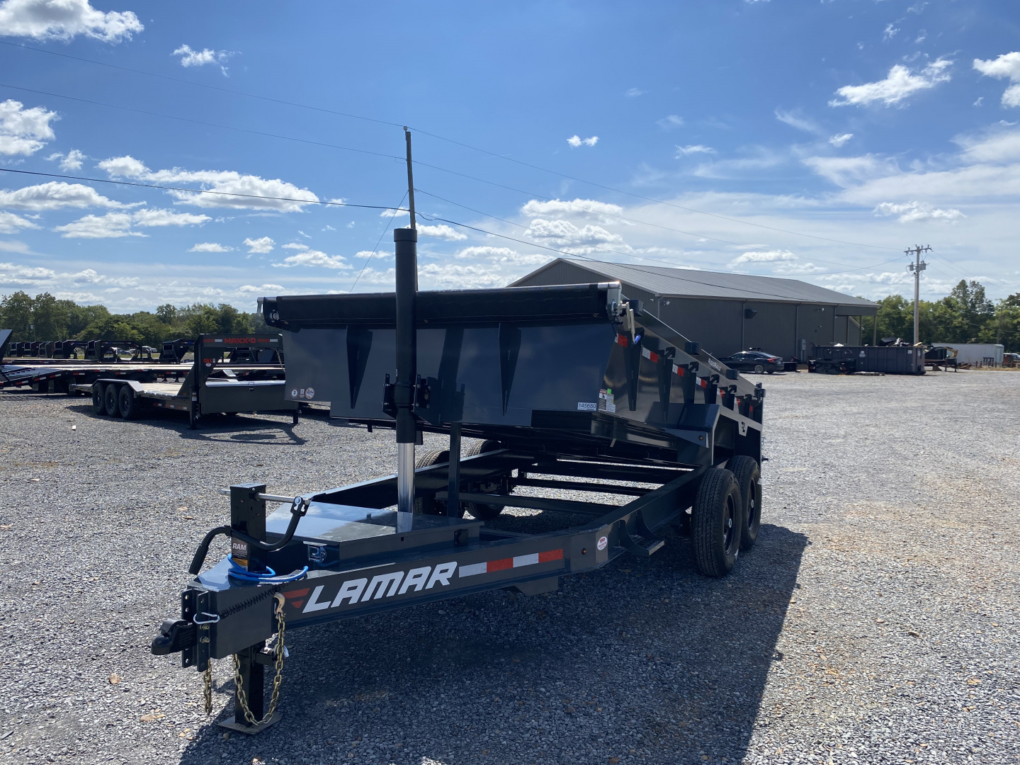 2026 Lamar Trailers DT831427 in Dexter, KY