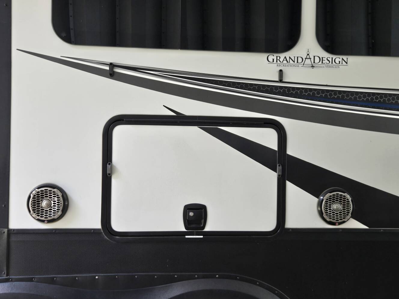 A photo of this 2018 Grand Design MOMENTUM 351M