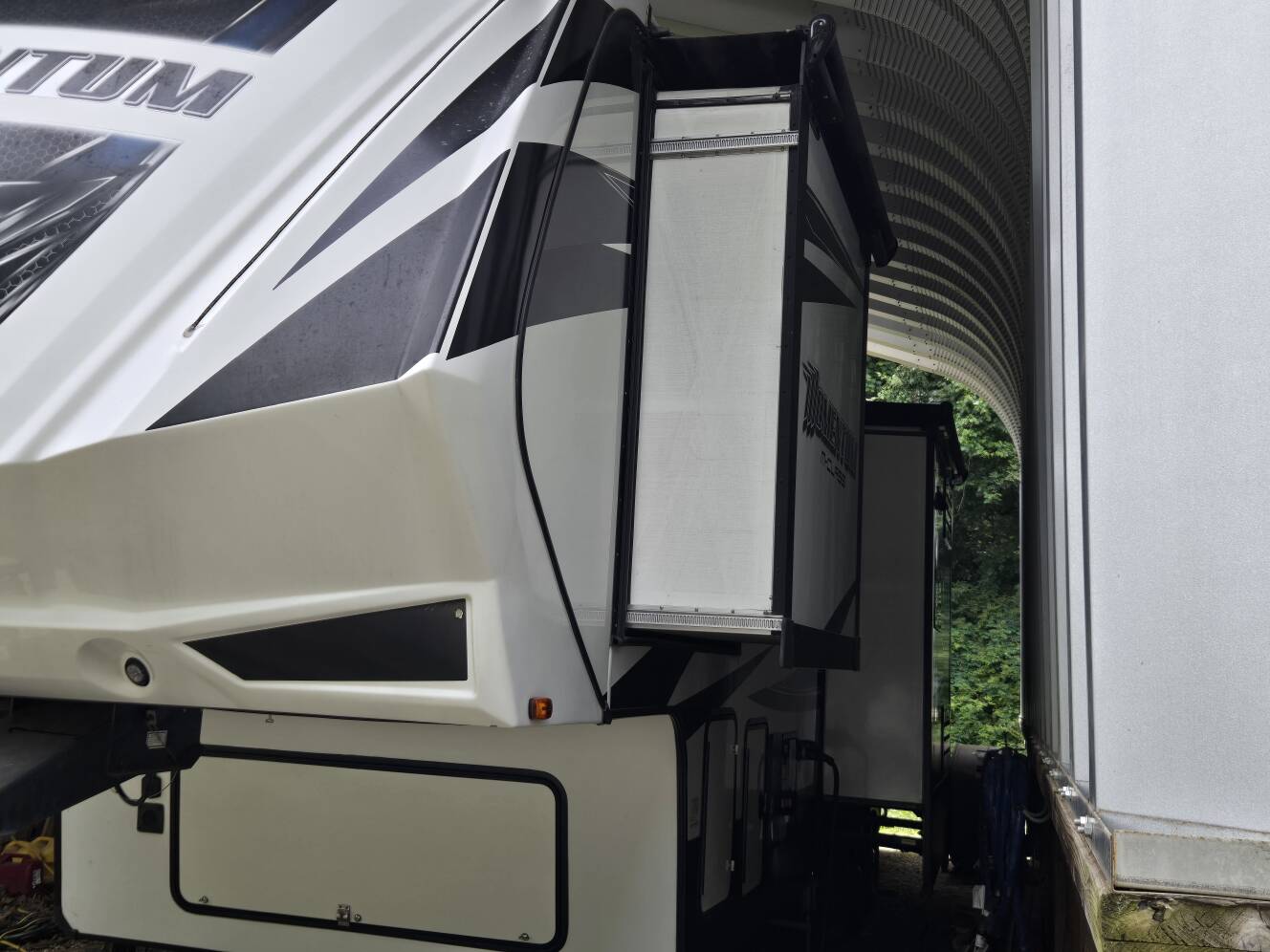 A photo of this 2018 Grand Design MOMENTUM 351M