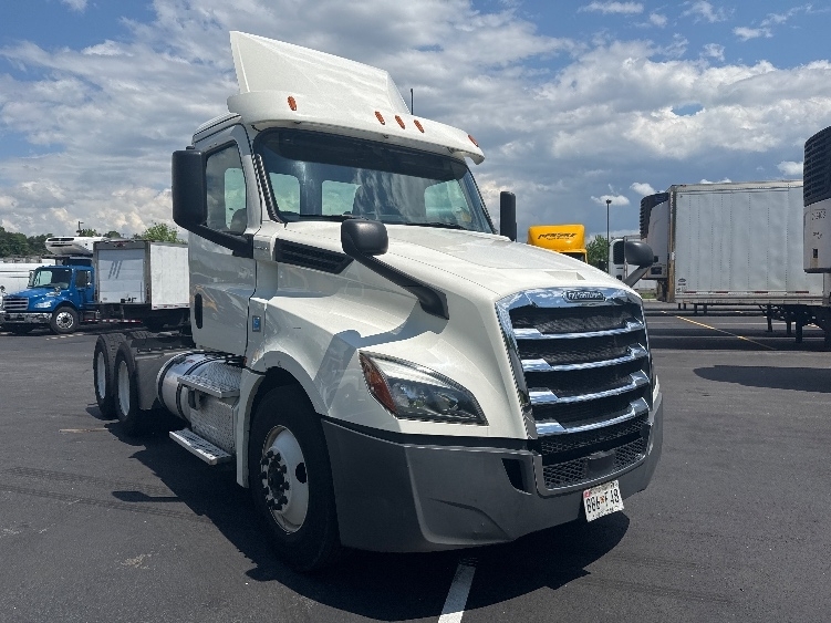 2019 FREIGHTLINER CASCADIA 126 in Jessup, MD