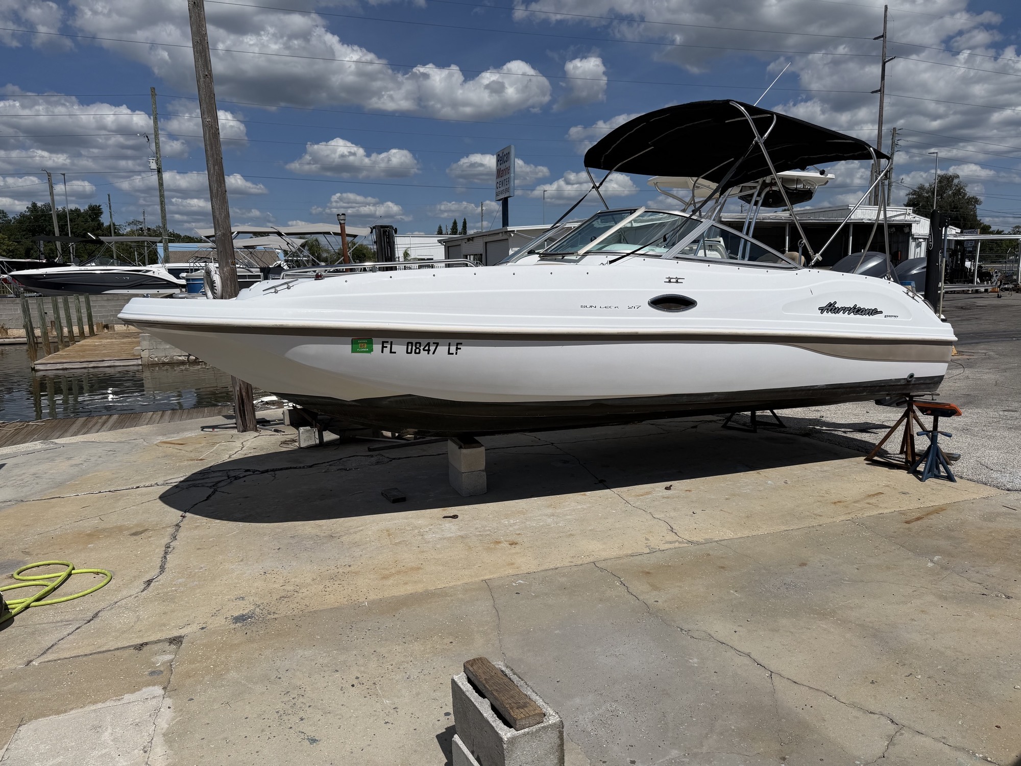 2000 Hurricane SD 217 SD217 OB in hudson FL