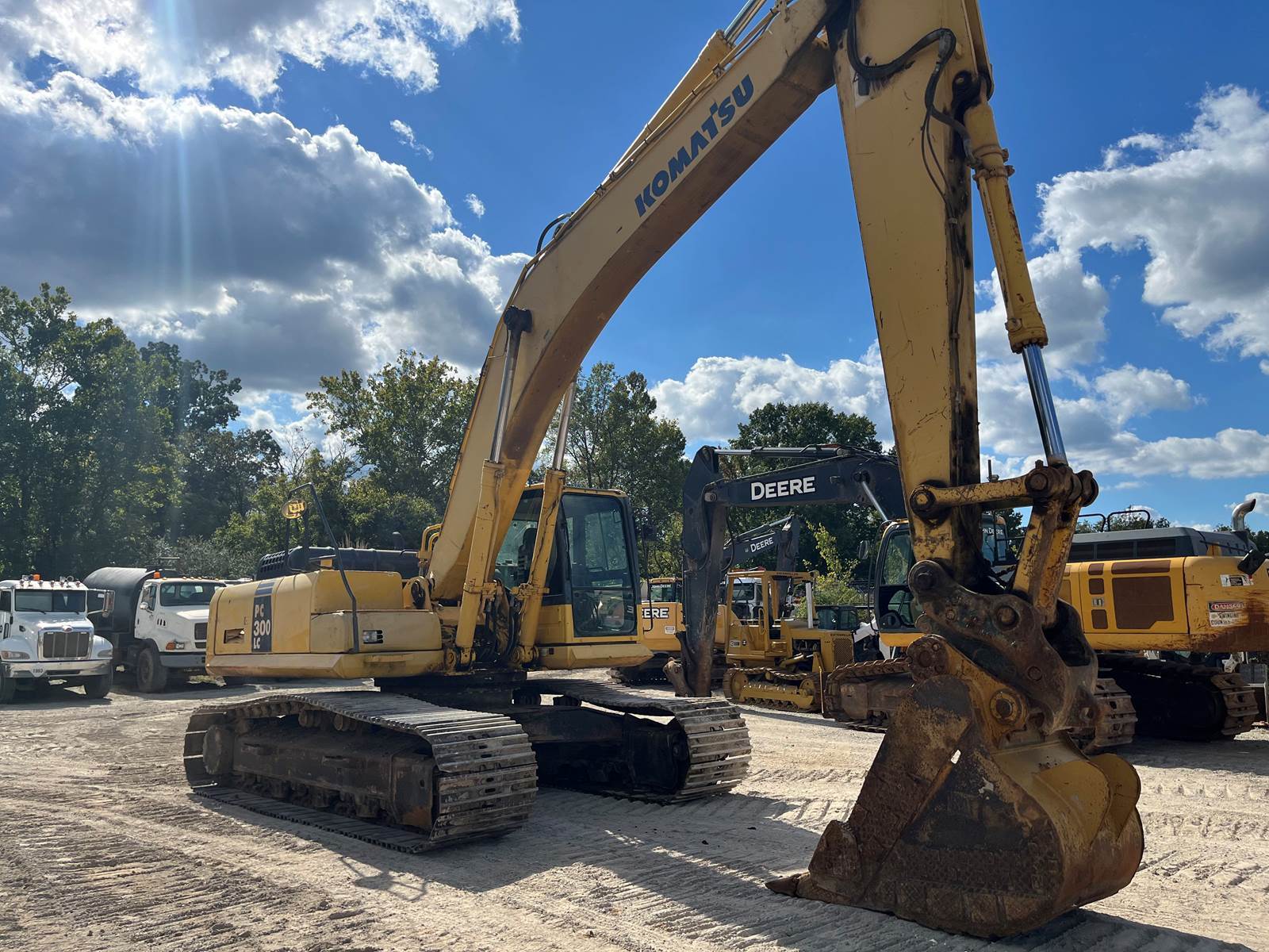 2009 Komatsu PC300LC-8 in Crofton, MD