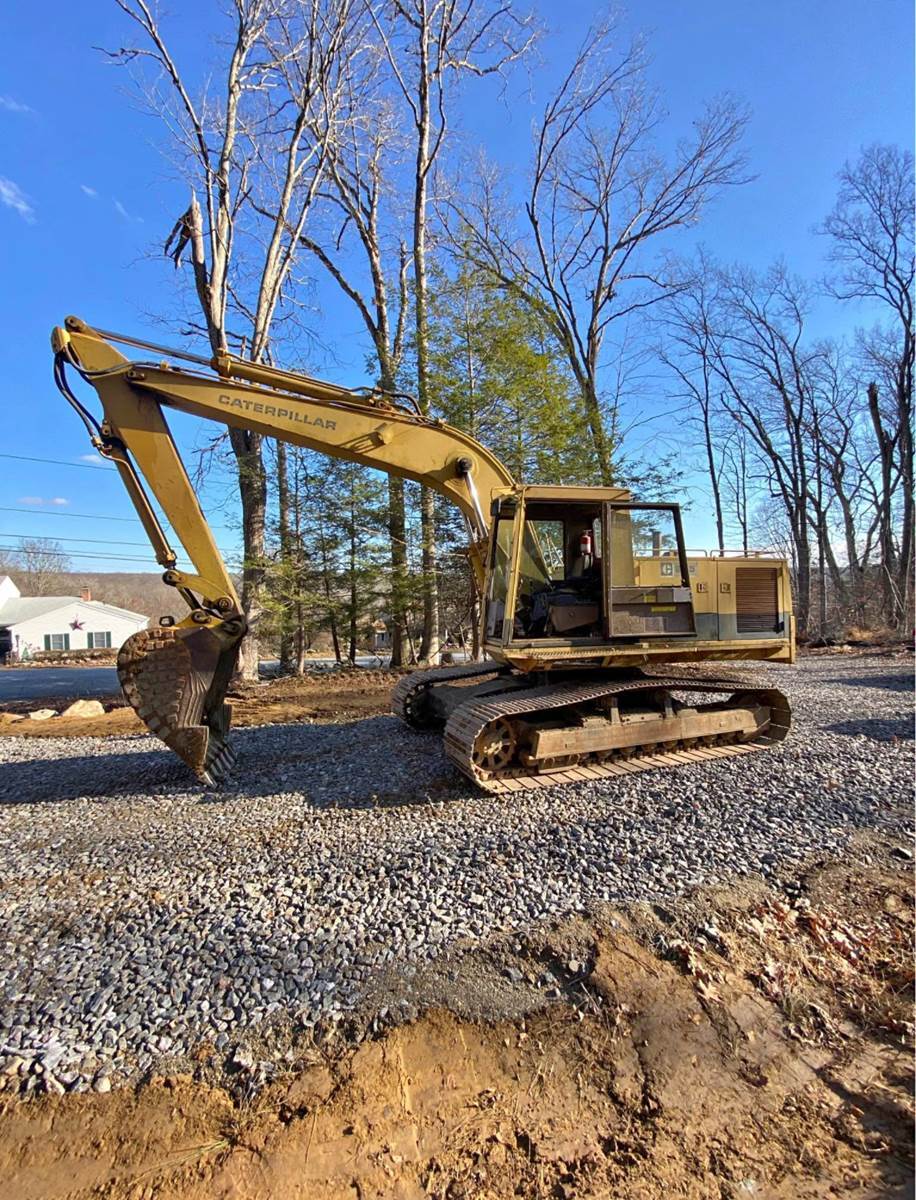 1984 Caterpillar 225 in Belleville, MI