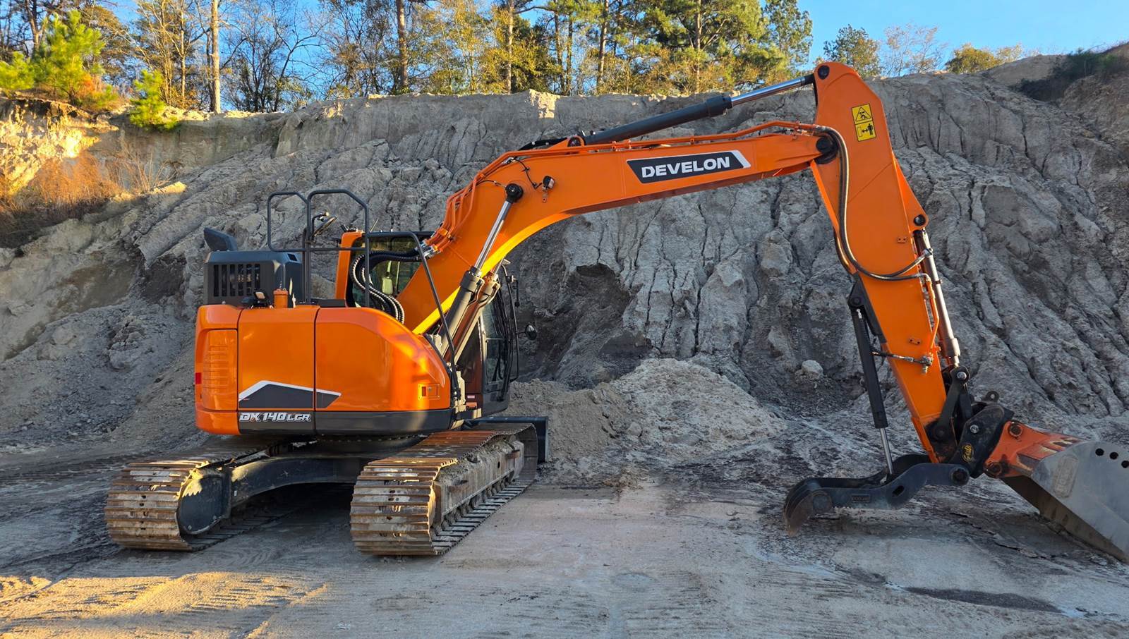 2022 DEVELON DX140LC-7 in Belleville, MI
