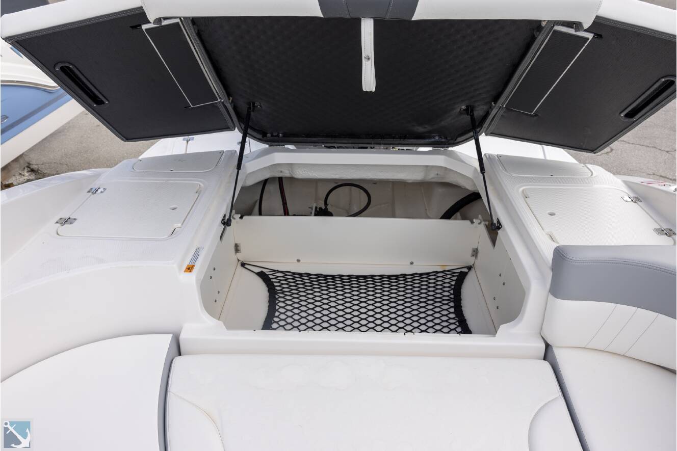 A photo of this 2025 Chaparral 23 SSi OB