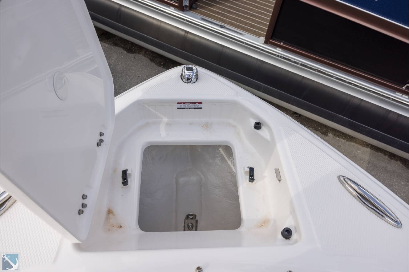 A photo of this 2025 Chaparral 23 SSi OB