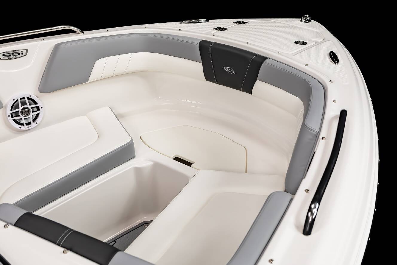 A photo of this 2025 Chaparral 23 SSi OB